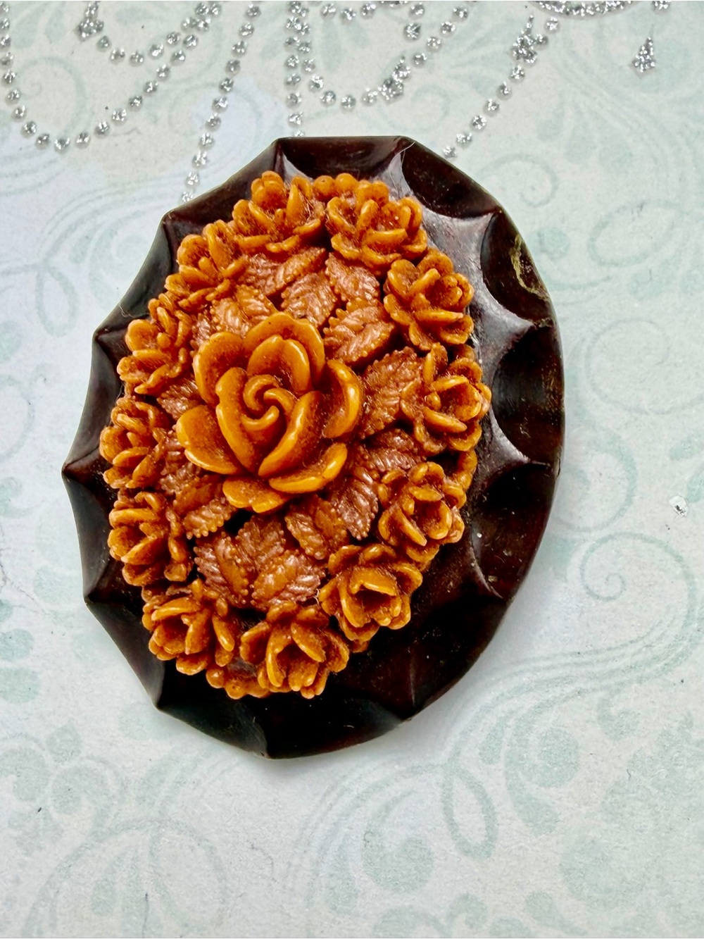 🦃🦃Vintage celluloid faux Coral Brooch #cz754